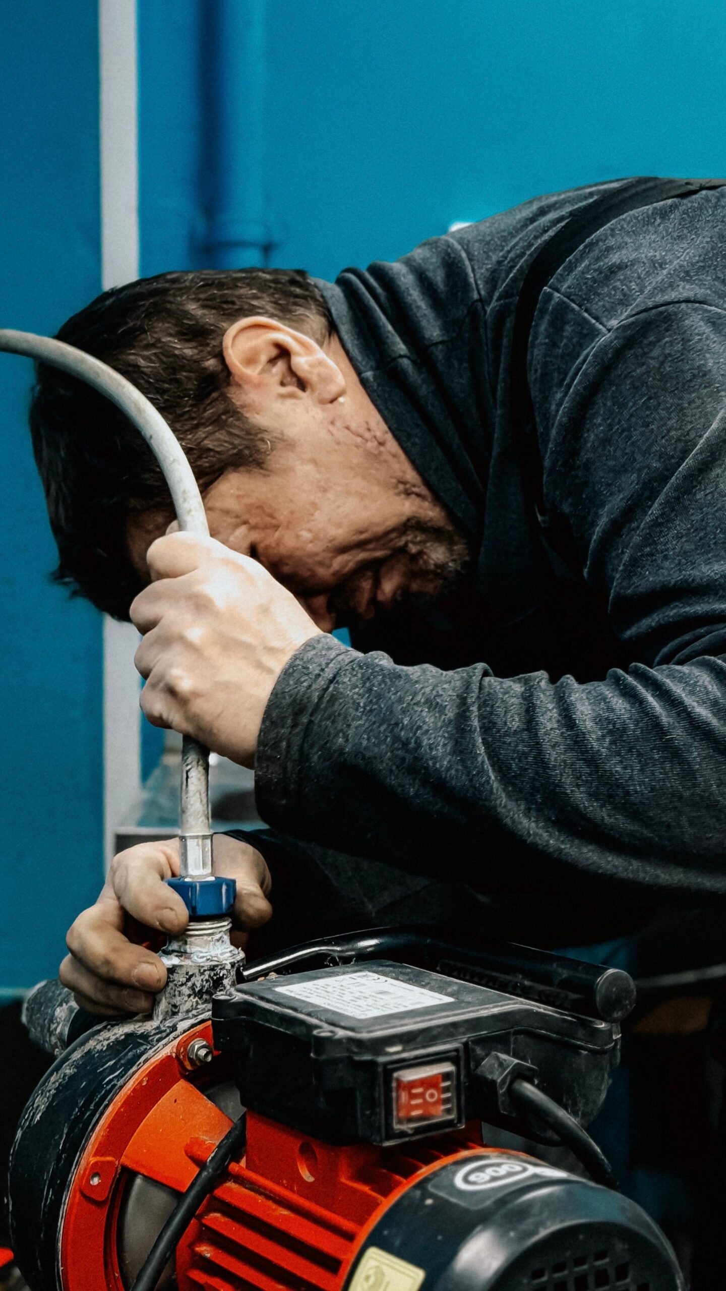 Remplacement d'un joint de robinet avec des outils
